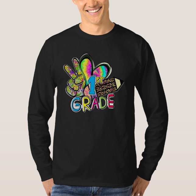 Peace Love First Grade Grade Teacher Team 1st Grad T Shirt (Framsida)