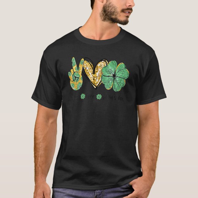 Peace Love Patty's Day Hand Hearts Shamrock St Pat T Shirt (Framsida)