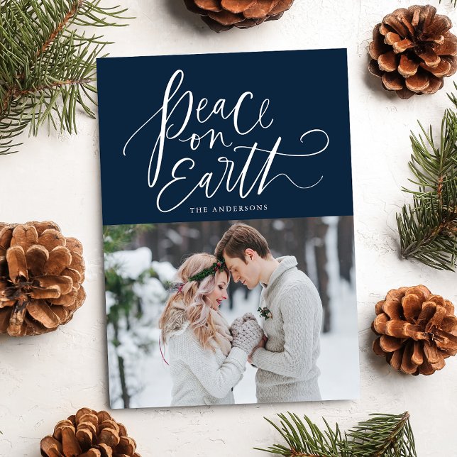 Peace on Earth Hand-Lettered Script Navy Photo Julkort (Skapare uppladdad)