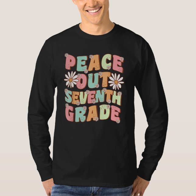 Peace Out Seventh Grade Daisy Groovy 1 T Shirt (Framsida)