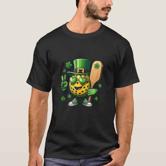 Peace Sign Hand Funny St Patricks Day Lucky Pickle T Shirt (Framsida)