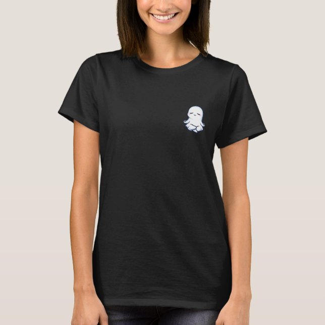 Peaceful Cute Ghost Meditating in Lotus Yoga Pose T Shirt (Framsida)