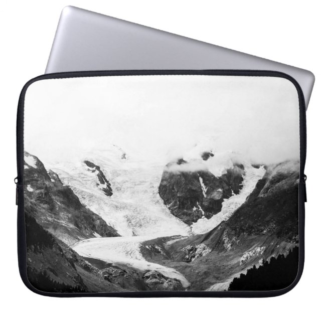 PEACEFUL MOUNTAIN LANDSCAPE LAPTOP FODRAL (Framsidan)