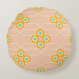 Peach background hexagonal floral pattern  rund kudde