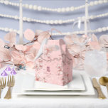 Peach Blommars Dubbla Lycka kinesiska Bröllop Presentaskar<br><div class="desc">Oriental Peach blommar / plum blommar, vår blommor i skuggor av rosa med dubblans lyckosymbol i kalligrafi på en mjuk vattenfärgsbakgrund. En elegant och en romantisk asiatisk tematisk bröllop-design som är nyskapande, modern och klassande. Persika blommar (桃 花 i kinesiska)/plommon (梅 i japanska och koreanska/梅 花 méihuā in chinese) liknar...</div>
