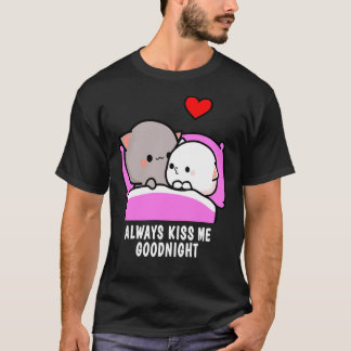 Peach Cat och Goma Kiss Me Goodnight Classi T Shirt