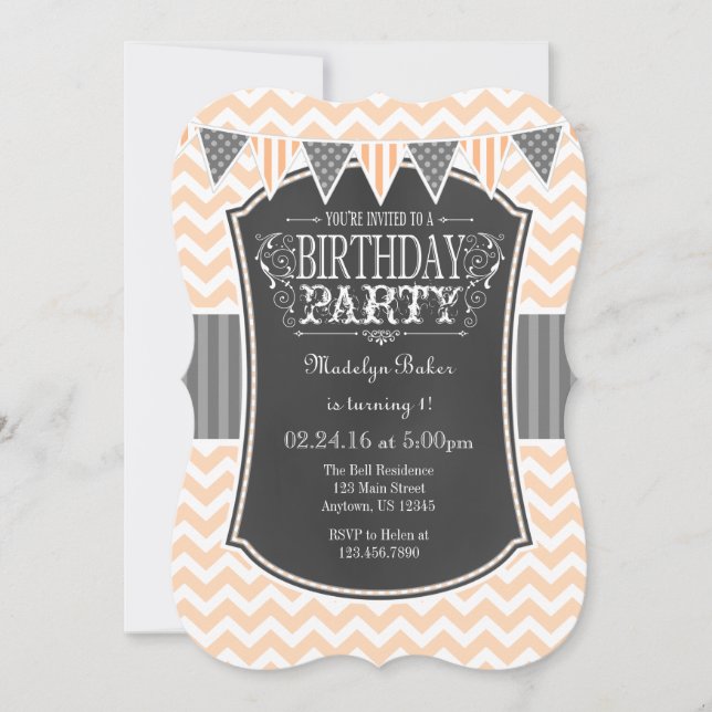 Peach Chalkboard Chevron Birthday Inbjudan (Framsida)