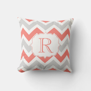 Peach Coral Grått White Chevron Mönster Monogram Kudde