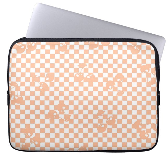 Peach Fuzz Cherry Gingham Mönster Laptop Fodral (Framsidan)