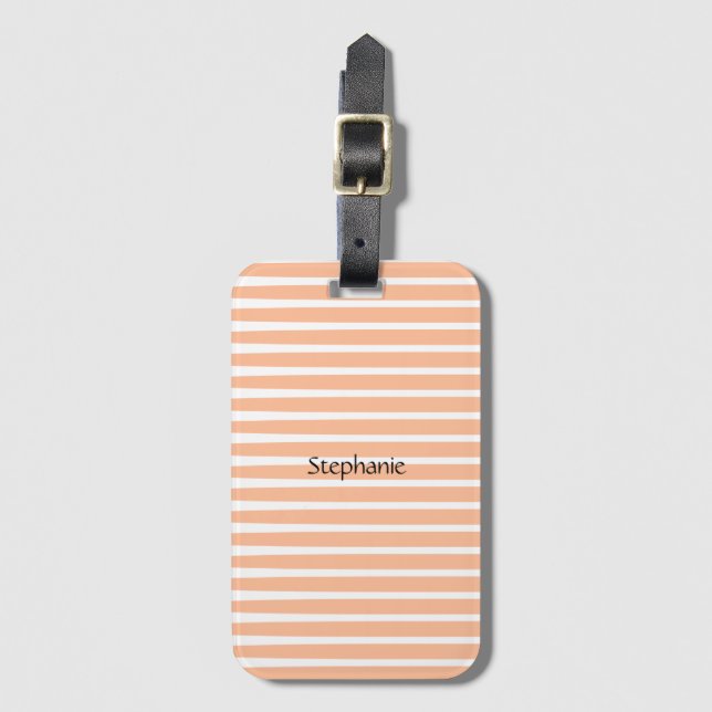 Peach Fuzz Monogram Anpassat Namn Ränder 2024 Bagagebricka (Framsida vertikal)