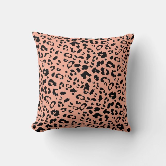 Peach Fuzz och Black Cheetah Animal Print Kudde (Framsida)