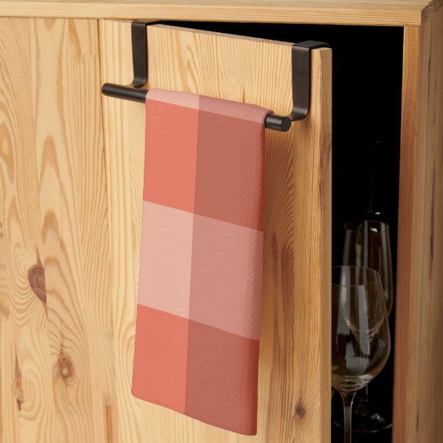 Peach Fuzz Orange Checkerboard Mönster Kökshandduk (Thirds Fold)