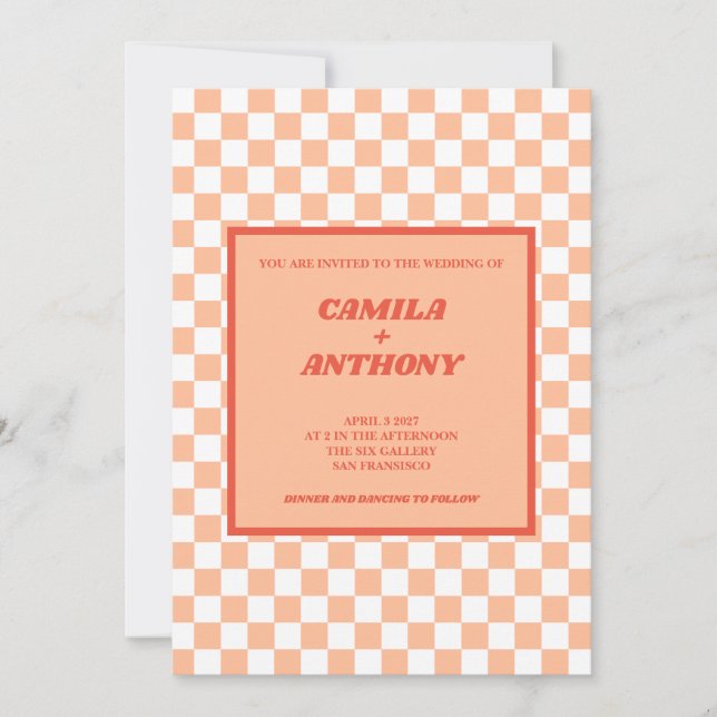 Peach Fuzz Red Checkered Gingham Pattern Wedding Inbjudningar (Framsida)