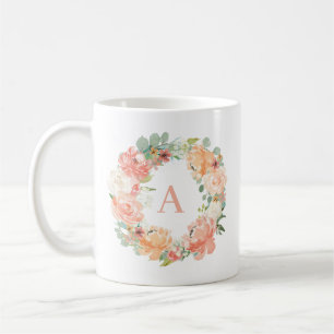 Peach Peonies och Eucalyptus Wandeans Monogram Kaffemugg