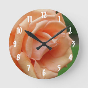 Peach Ro Petals Flower Rund Klocka