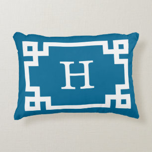 Peacock White Grekiska Nyckel Framed #2 Initial Mo Prydnadskudde