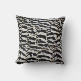 Peahen Feathers - Black and White Design Pillow Kudde