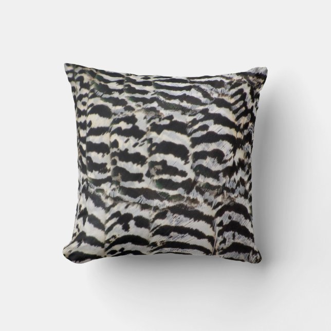 Peahen Feathers - Black and White Design Pillow Kudde (Framsida)