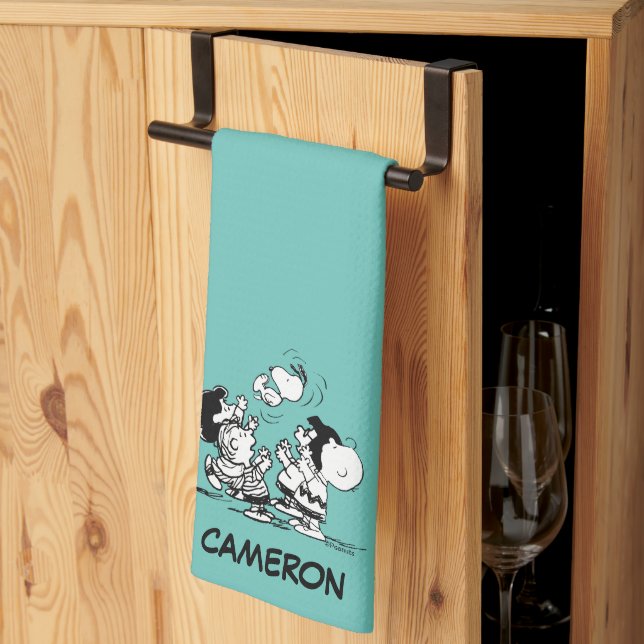 Peanuts Gang Lifts Snoopy Kökshandduk (Thirds Fold)