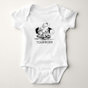 Peanuts Gang Lifts Snoopy T Shirt