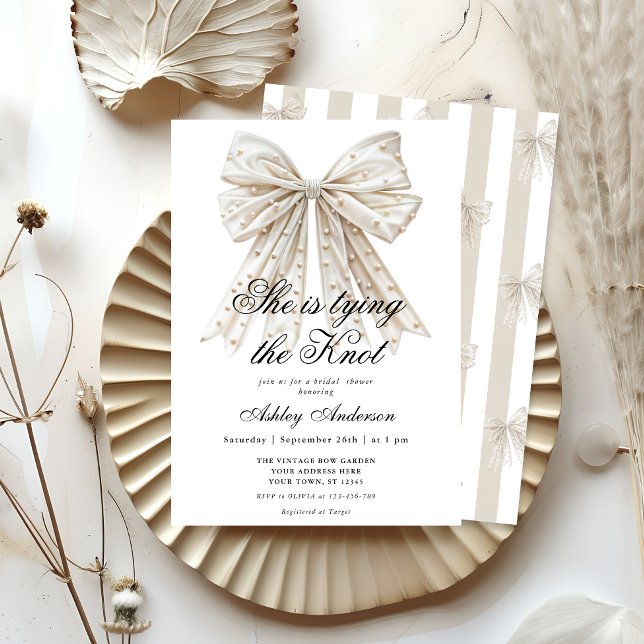 Pearl Bow.. Hon tar Knot Bridal Shower Inbjudningar (Skapare uppladdad)