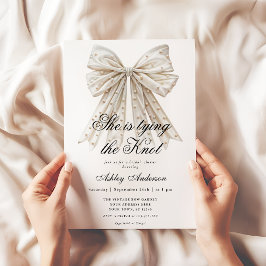Pearl Bow.. Hon tar Knot Bridal Shower Inbjudningar