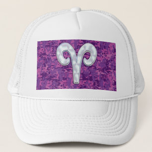Pearl like Aries Symbol på Rosa Digital Camo Truckerkeps