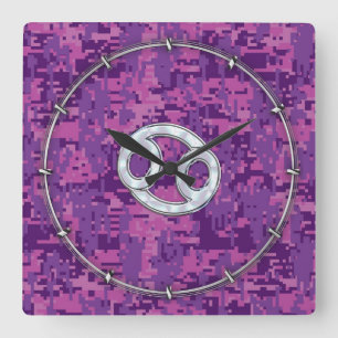 Pearl like Cancer Zodiac Symbol on Digital Camo Fyrkantig Klocka