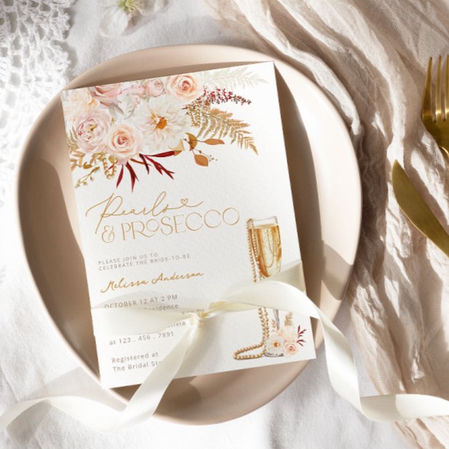 Pearls och Prosecco med Blommigt Möhippa Inbjudningar (Skapare uppladdad)