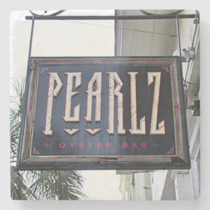 Pearlz Charleston, South Carolina, Stenunderlägg