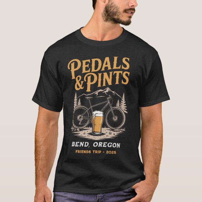 Pedals & Pints Bend Oregon Travel  Customizable T Shirt (Framsida)