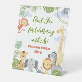 Pedestal-tecken "Tack" med blommigtens utformning.