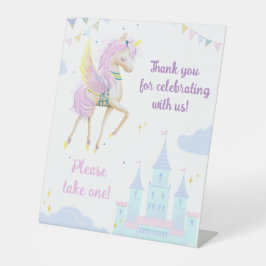 Pedestal-tecknet "Ta en!" till födelsedagen.