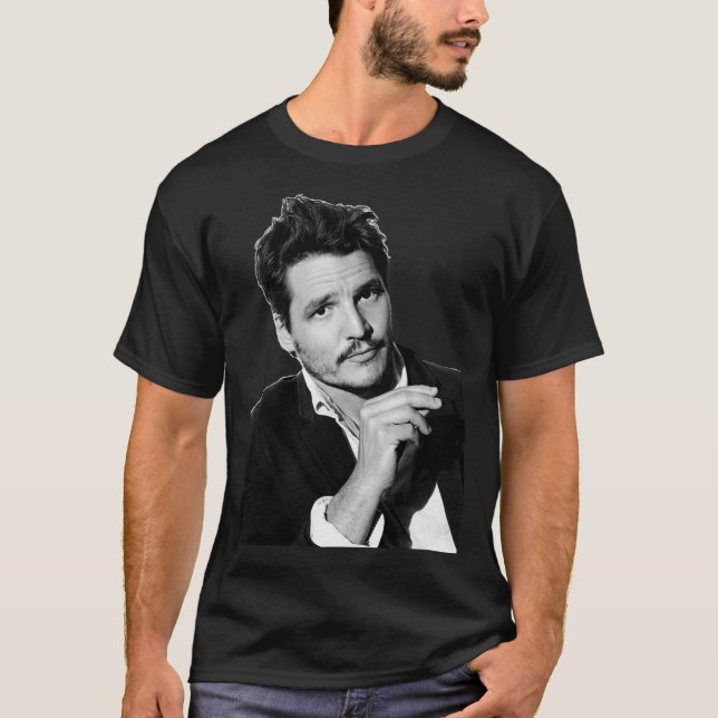 Pedro Pascal Classic T-Shirt (Framsida)