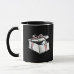 Peekabo Present Mugg<br><div class="desc">En peekabo-design med ljusare charm. Underbar för säsong presenting.</div>