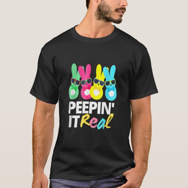 Peepin it it Real Glad påsk Bunny Egg Hunt 1 T Shirt (Framsida)