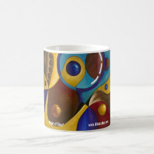 Peka av beskådar muggen … kaffemugg
