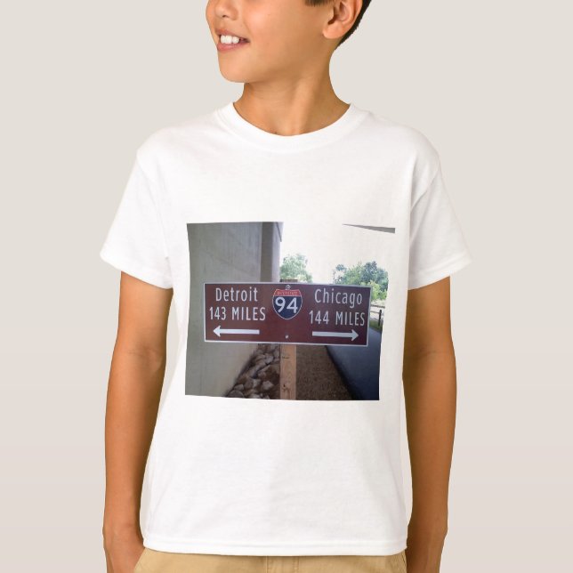 Peka halvvägs, Detroit Chicago. T Shirt (Framsida)