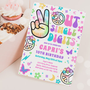 Peka ut enstaka siffror, hippy Tie Dye Birthday Inbjudningar