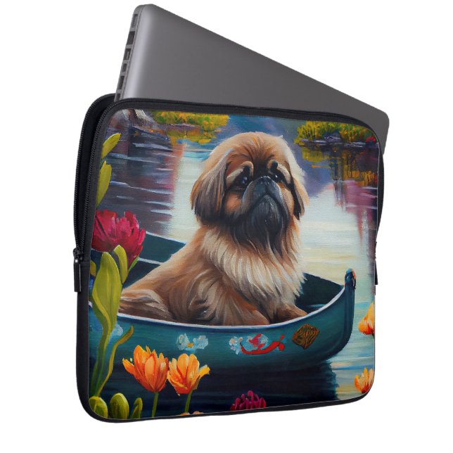 Pekingese på Paddle: En grekisk Äventyr Laptop Fodral (Framsidan Höger)