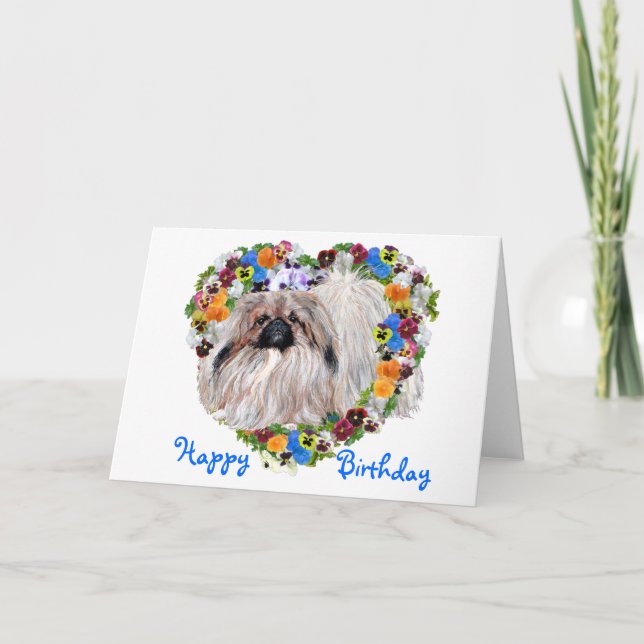 Pekingeser i en blomhjärtad födelsedagskort kort (Framsida)