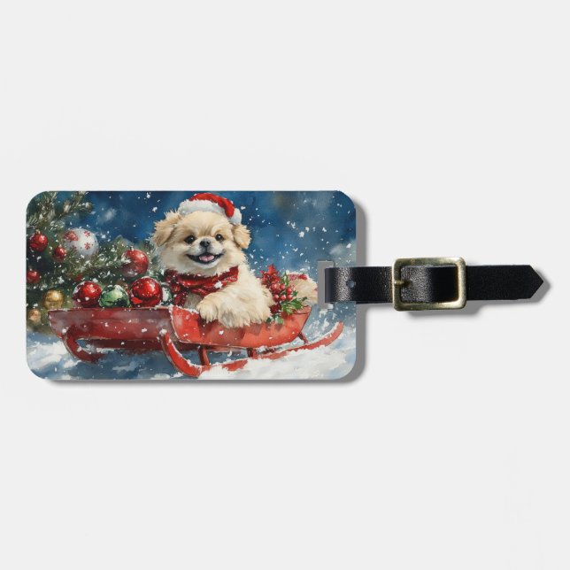 Pekingeserhund i släde Låt det snöa jul Bagagebricka (Horisontell Framsida)