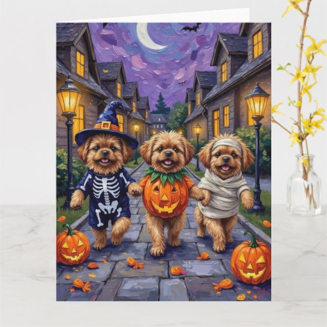 Pekingeserhundar som går runt på halloweenfirande kort (Gul blomma)