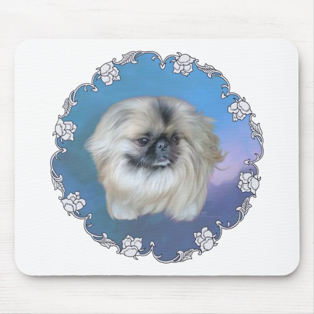 Pekingeserilja på blå musmatta (Framsidan)