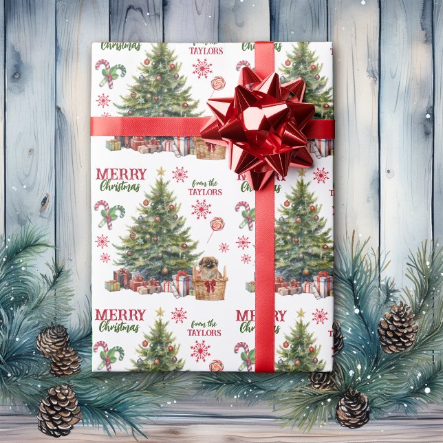 Pekingesisk Hund under Julgran Presentpapper (Skapare uppladdad)