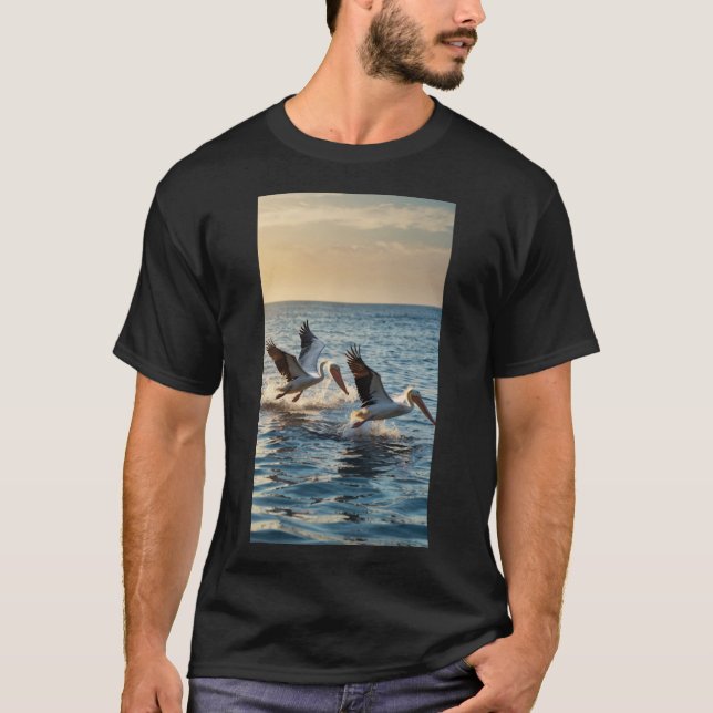 Pelican Dive: Naturens symfoni T Shirt (Framsida)