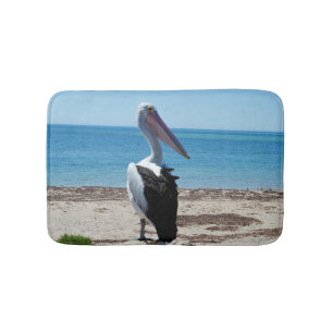 Pelican Perched on a Beach Sten, Badrumsmatta