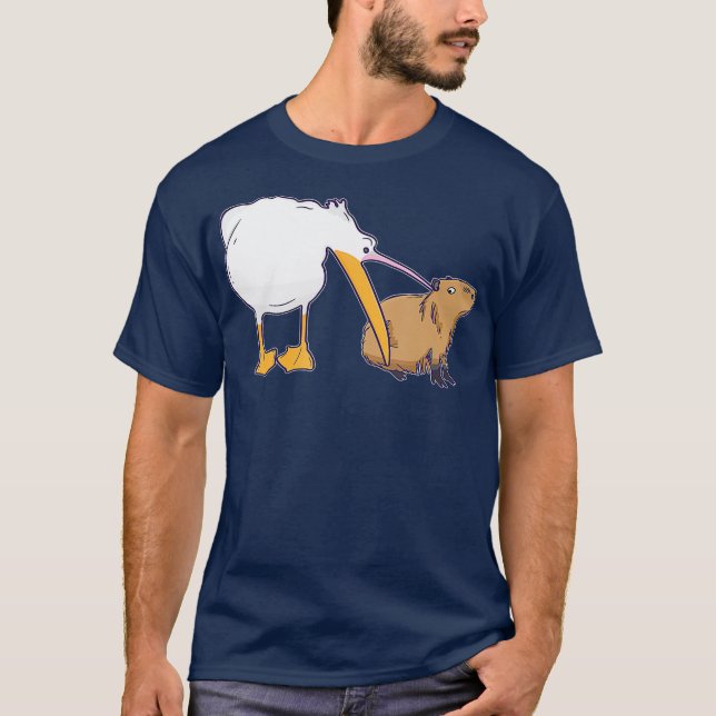 Pelican Tries to Eat Capybara Funny Cute Kawaii T Shirt (Framsida)