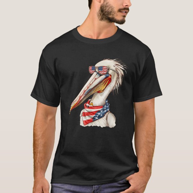 Pelican Wearing USA flagga Patriotic Sunglass 4:e T Shirt (Framsida)