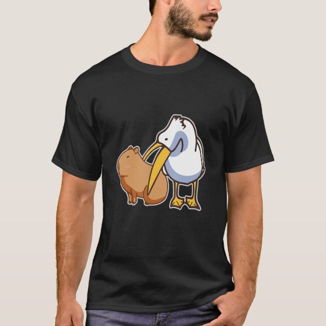 Pelikan Eating Capybara Capibara Animal T Shirt (Framsida)